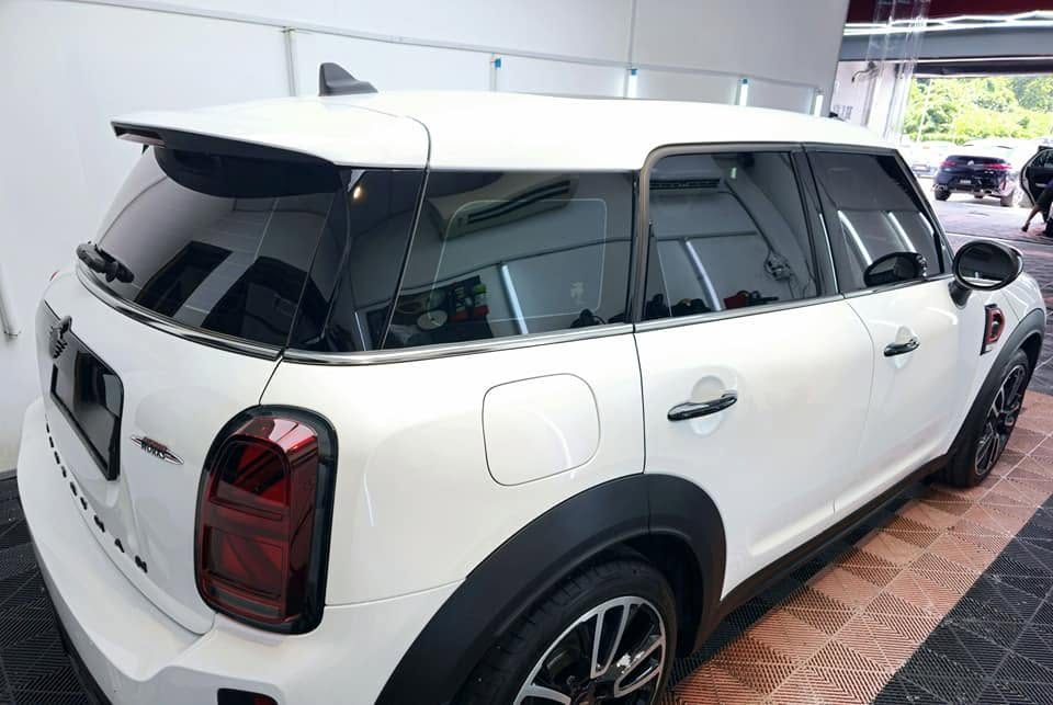 Tinted Mini Countryman side view